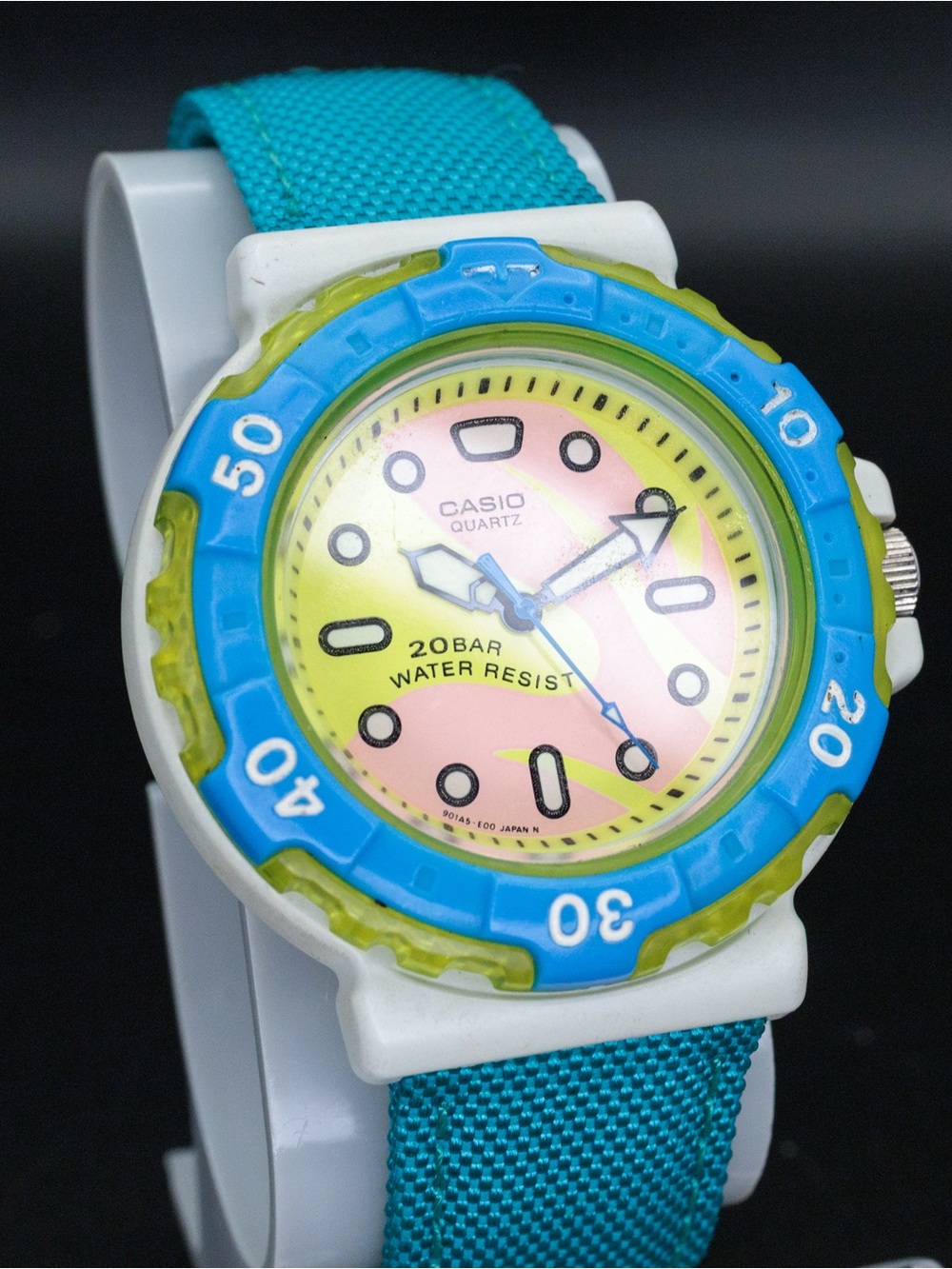 Casio Rare MD-301 Vintage 38mm 1990s JDM Import Watch - Picture 2 of 5